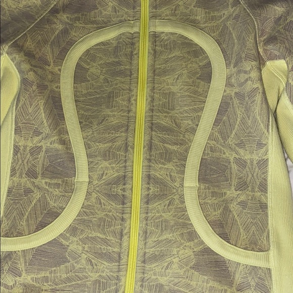 Lululemon Light Yellow Scuba Hoodie - Picture 5 of 6